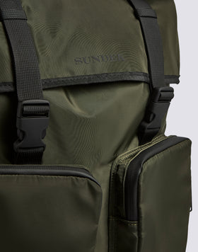 ZAINO IN NYLON SHINY CON TASCHE CARGO