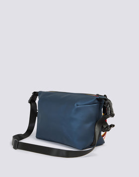 BEAUTY CASE WITH WELDED ZIP