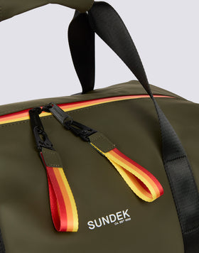 BAG WITH WELDED ZIP AND ADJUSTABLE HANDLES