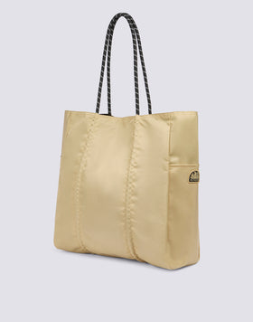 LARGE BAG WITH RUFFLES ON THE SIDES