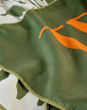 TELO IN MICROFIBRA LEGGERA RICICLATA CON STAMPA TROPIC SAVANA