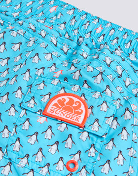 COSTUME DA BAGNO BAMBINO CORTO VITA ELASTICATA REPREVE® CON STAMPA PINGU