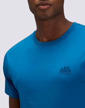 CAMISETA DE CUELLO REDONDO CON LOGOTIPO