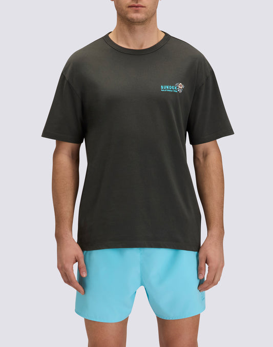 CAMISETA DE CUELLO REDONDO PARA HOMBRE CON ESTAMPADO Y BORDADO SUNDEK CALIFORNIA 1958