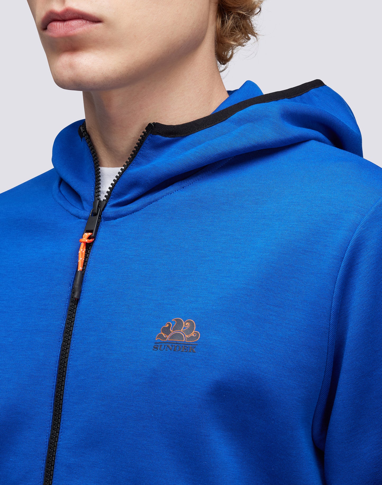 FELPA FULL ZIP CON CAPPUCCIO