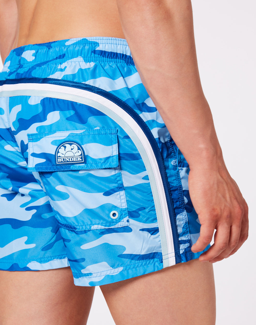 MAILLOT DE BAIN COURT IMPRIMÉ CAMOUFLAGE AVEC TAILLE ÉLASTIQUÉE