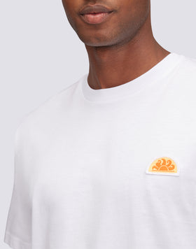 CAMISETA LISA CON LOGOTIPO DE ARCHIVO