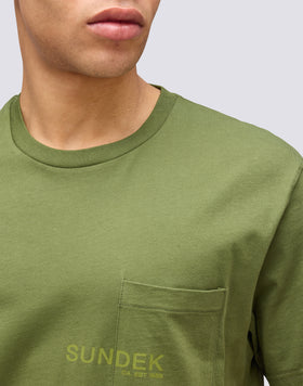 T-SHIRT AVEC POCHE ET IMPRESSION