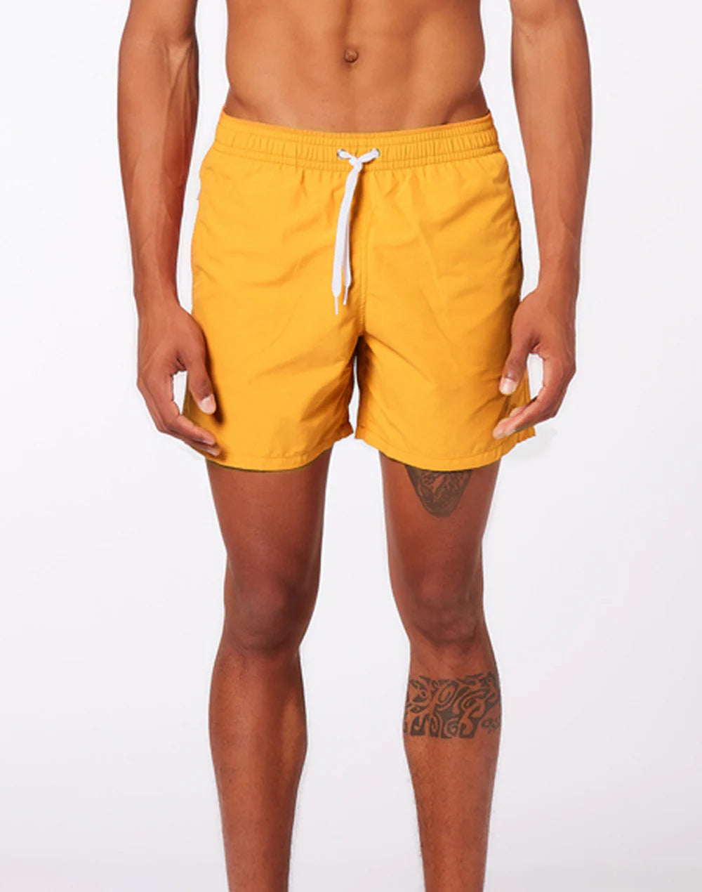 MID-LENGTH SWIM SHORTS WITH AN ELASTICATED WAISTBAND