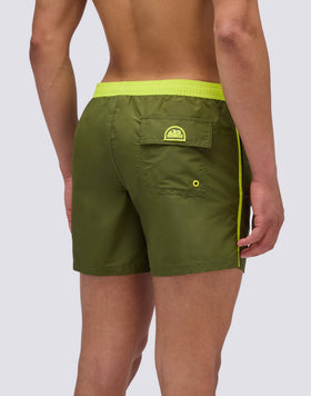 ICÓNICO BAÑADOR CORTO DE TAFETÁN CON CINTURA ELÁSTICA Y RIBETES EN CONTRASTE