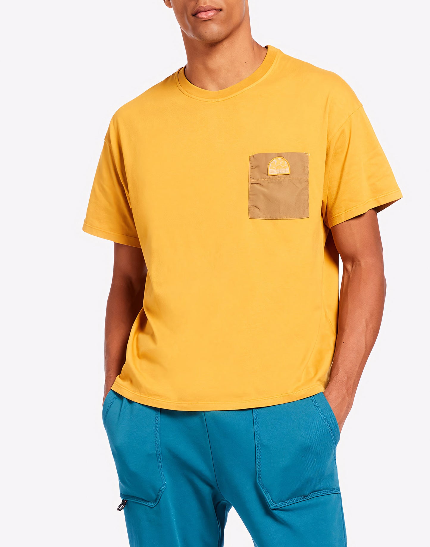 T-SHIRT WITH CONTRASTING POCKET