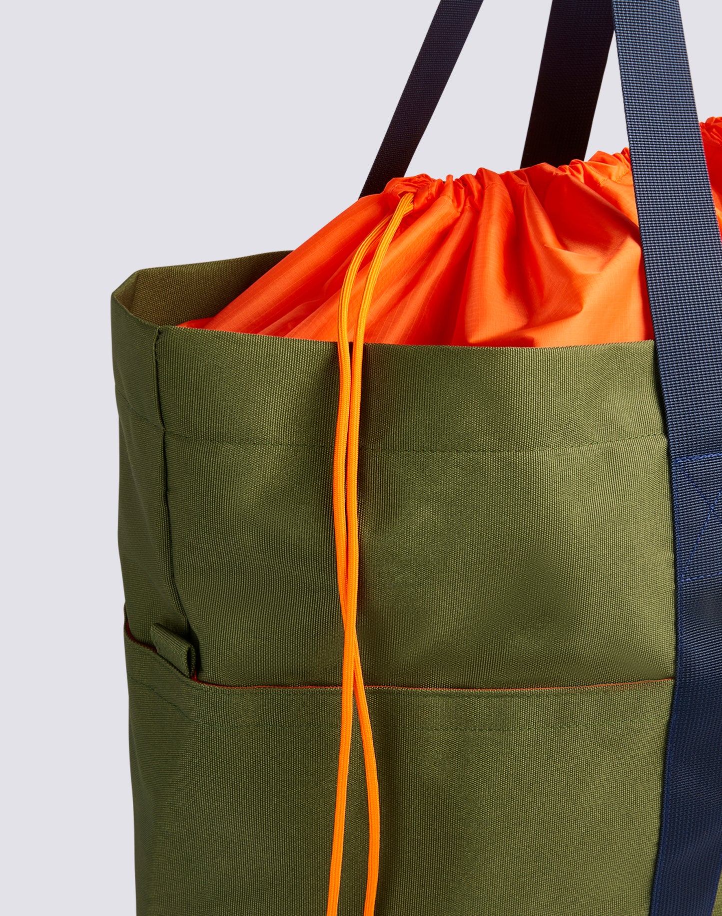 MILITARY TOTE BAG WITH CONTRAST DETAILS