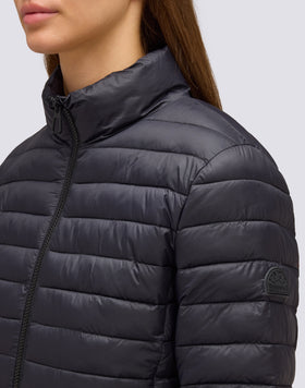 PLUMÍN DE MUJER CON CUELLO ALTO