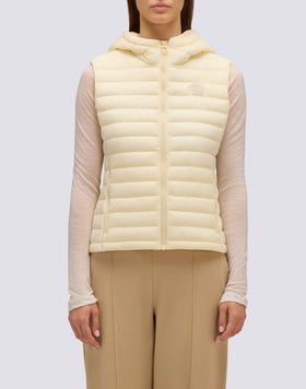 CHALECO DE MUJER CON CAPUCHA